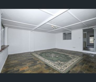 29 Southwell Crescent, Hamilton Hill, WA 6163 - Photo 5