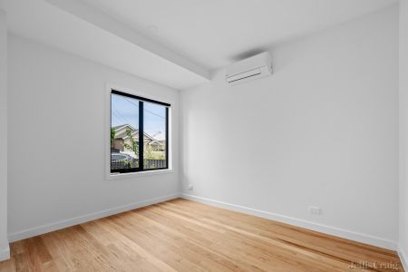 70B Beaconsfield Parade, Northcote - Photo 3