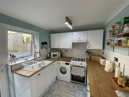 Truro, Truro, TR1 - Photo 2