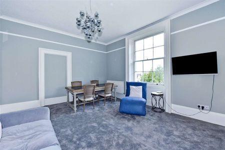 A delightful one bedroom apartment set within a Regency Villa. - Photo 3