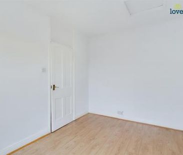 3 bedroom Terraced House To Let - Photo 4