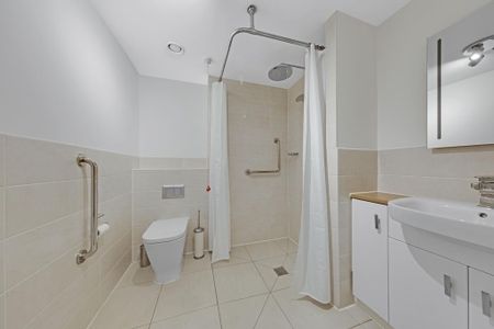 1 bedroom retirement property to rent - Photo 2