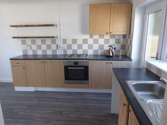 Ross Avenue, Carmarthen, Carmarthenshire, SA31 - Photo 1