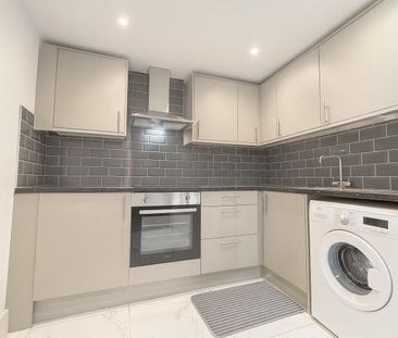 2 Bedroom Flat To Let - HP12 - Photo 5