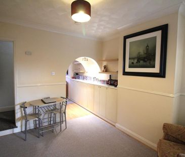 2 bedroom terraced house to rent - Photo 4