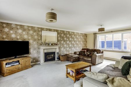 4 bedroom detached house to rent - Photo 4