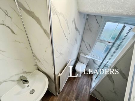 2 bedroom maisonette to rent Cowper Street, Hove, East Sussex, BN3 - Photo 4