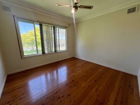 2 Bedroom Home on a Large Block - Photo 5