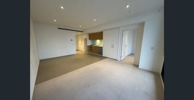 Over size one bedroom | Central Location Close to Everything - Photo 1