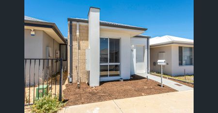 Near new, low maintenance living - Photo 2