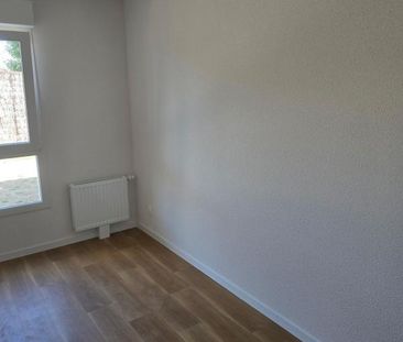 Location Appartement 4 pièces 78m² CHALLANS 85300 - Photo 6