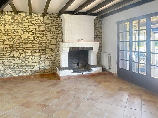 Location Maison 5 pièces 134m² ST CIERS SUR GIRONDE 33820 - Photo 1