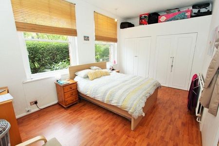 3 Bed Flat, Trouville Road, SW4 - Photo 4
