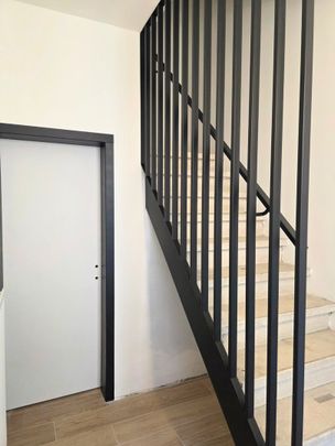 Volledig gerenoveerde beletagewoning op toplocatie in Aalst! - Photo 1