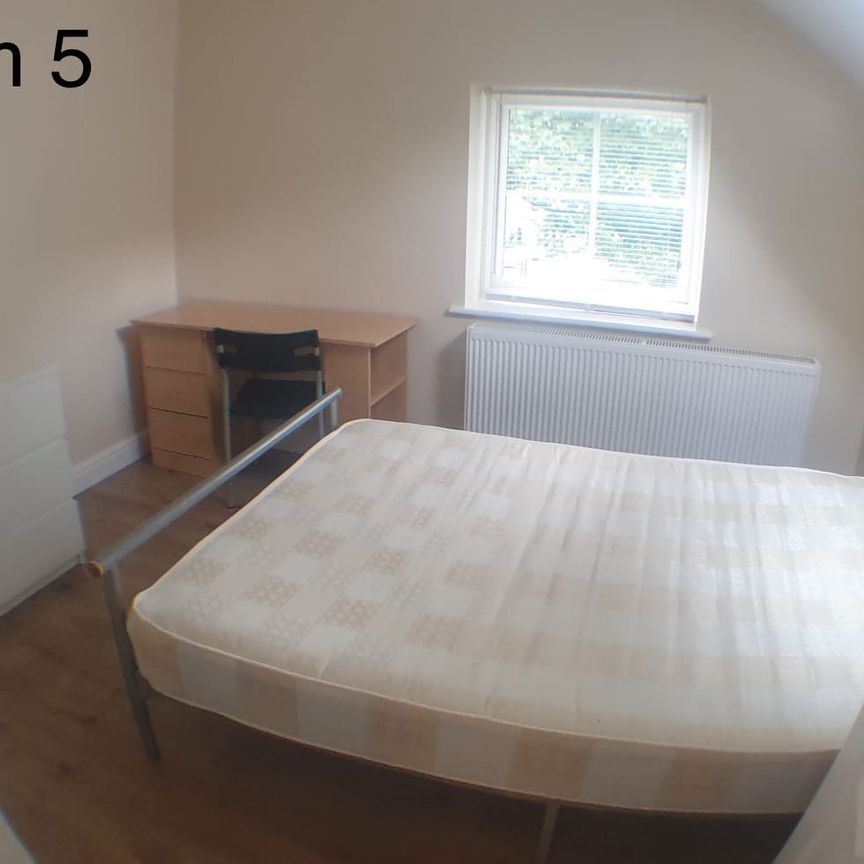 6 Bed - The Mews, Mount Preston Street, Woodhouse, Leeds - LS2 9NQ - Student - Photo 1