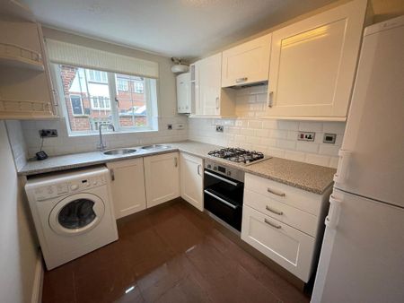 3 bedroom semi-detached house to rent - Photo 5