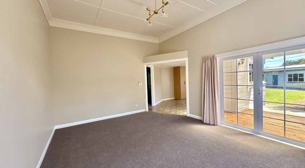 EXTRA LARGE FAMILY LIVING - Photo 1