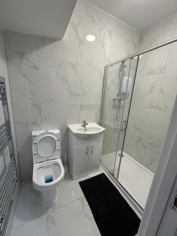 Room in a Shared House, Shelbourne Road, N17 - Photo 2