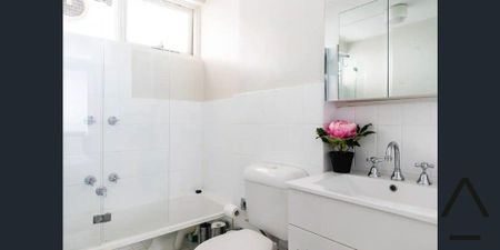 Furnished Apartment in the Heart of St Kilda - Photo 4