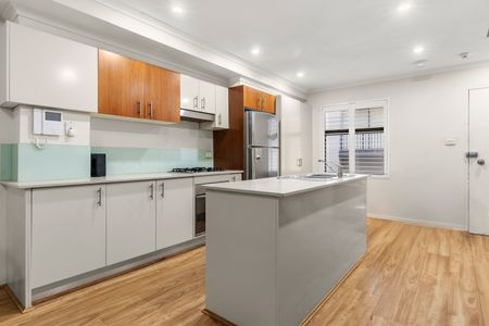 205/296-300 Kingsway, Caringbah NSW 2229 - Apartment For Rent | Domain - Photo 3