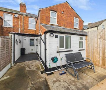 3 bedroom terraced house to rent - Photo 3