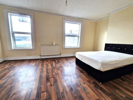 3 bedroom terraced house to rent - Photo 5