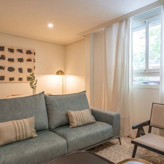 2 room luxury Flat for rent in Madrid, Autonomous Region of Madrid - Photo 1