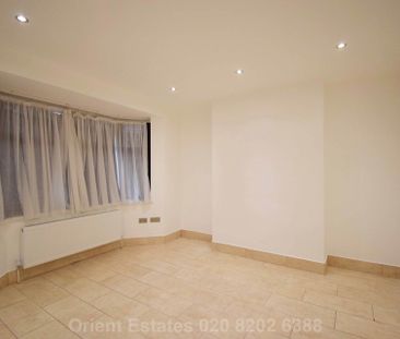 Price £3,300 pcm - Available 24/11/2025 - Unfurnished - Photo 5