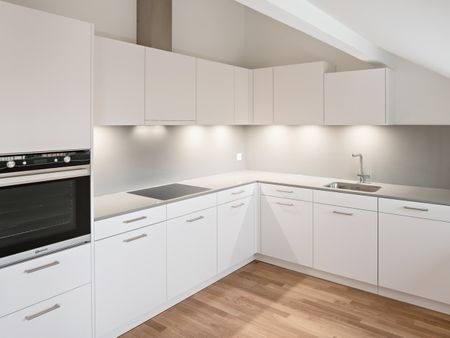 Grand appartement mansardé dans un endroit calme - Photo 2