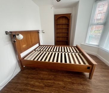2 Bed Flat, Woodhouse Hill Road, LS10 - Photo 5