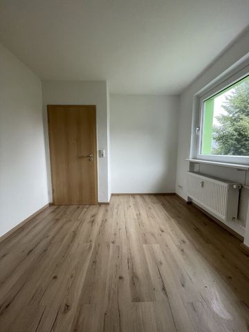 Helle 3-Zimmerwohnung mit Sonnenbalkon - Foto 2