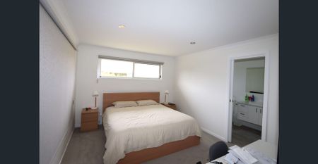 39 Kingfisher Circuit, Eden - Photo 3