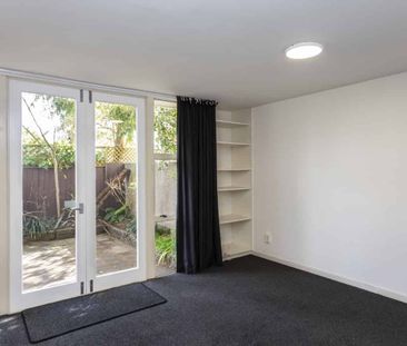 2-Bedroom Townhouse with Private Courtyard in Prime Christchurch Lo... - Photo 2