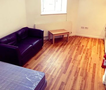 Studio to rent - Photo 5