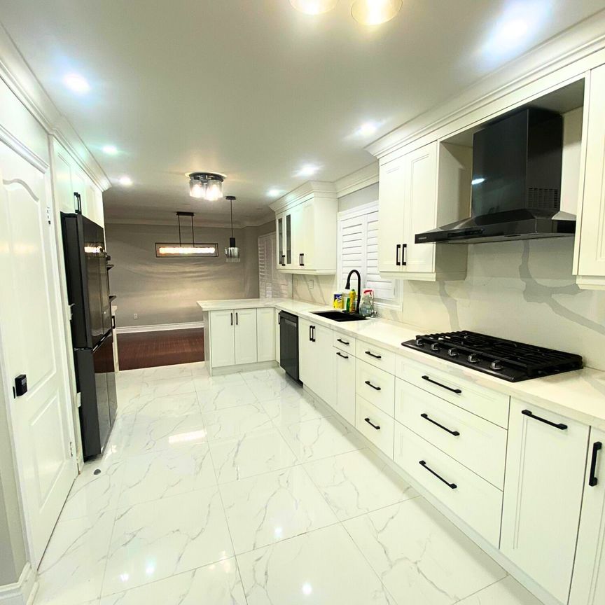 For Lease - 724 Sheppard Avenue Unit# (Main), Pickering, Ontario - Photo 1