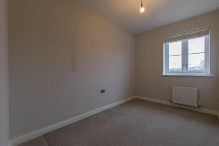 3 bedroom semi-detached house to rent - Photo 3