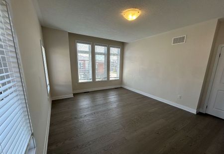 For Lease - 97 Bowbeer Road, Oakville, Ontario - Photo 2