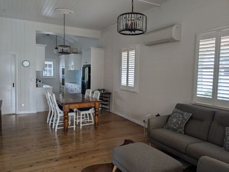 Elegant Charm in Mount Lofty - Photo 5