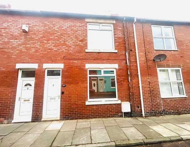 2 bed terraced house to rent in NE64 - Photo 1