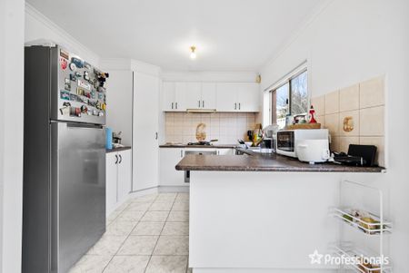 1 Mt Eccles Place, Caroline Springs VIC 3023 - Photo 5