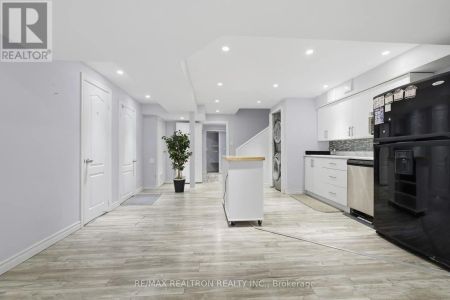 3 RADWELL CRESCENT - Photo 5