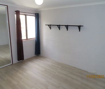 Cosy Two Bedroom Apartment - Photo 3