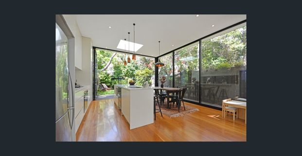 BESPOKE FAMILY FRIENDLY BEACH HOME – LOW MAINTENANCE WITH PARKING - Photo 1