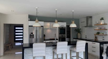 Spacious Leafy Lakeside Location - Photo 2