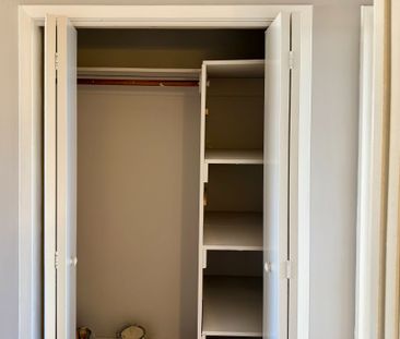 For Lease - 150 Kerr Street, Oakville, Ontario - Photo 2