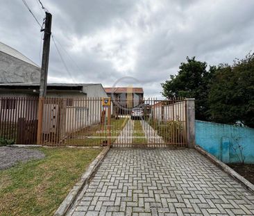 Sobrado Para Alugar Em Xaxim de 136.00 m² Com 4 Quartos, 1 Suite E 2 Garagens - Photo 1
