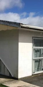 Bed sit close to CBD - Photo 3