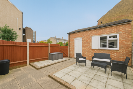 4 bedroom end of terrace house to rent - Photo 3