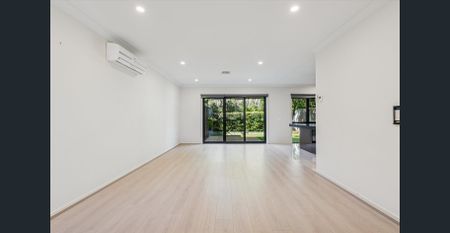 Modern Townhouse in The Gardens Estate - Photo 2