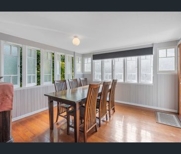 Cute Queenslander, Walking Distance to CBD - Photo 4